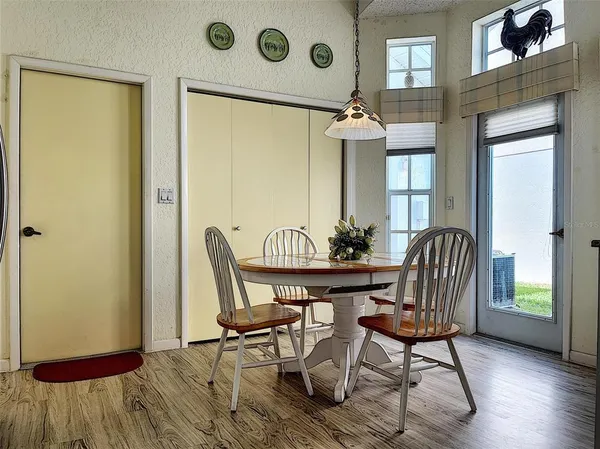 $1,995 | 9408 New Orleans Drive, Weeki Wachee, FL 34613