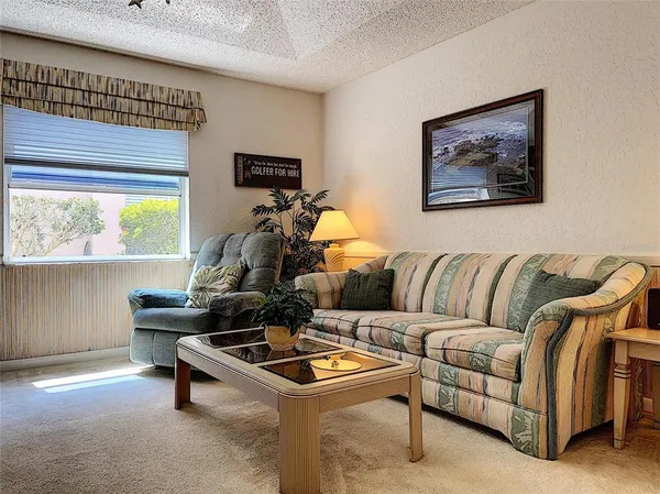 $1,995 | 9408 New Orleans Drive, Weeki Wachee, FL 34613