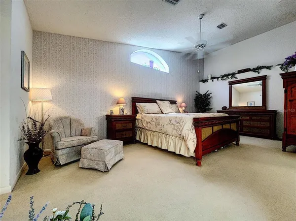 $1,995 | 9408 New Orleans Drive, Weeki Wachee, FL 34613