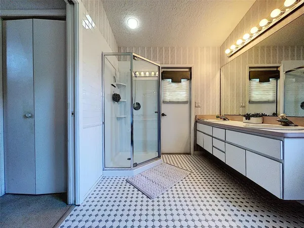 $1,995 | 9408 New Orleans Drive, Weeki Wachee, FL 34613
