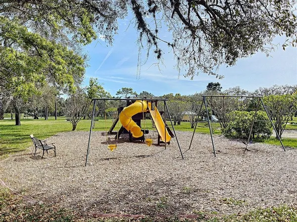 $1,995 | 9408 New Orleans Drive, Weeki Wachee, FL 34613