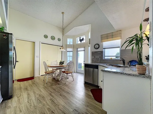 $1,995 | 9408 New Orleans Drive, Weeki Wachee, FL 34613