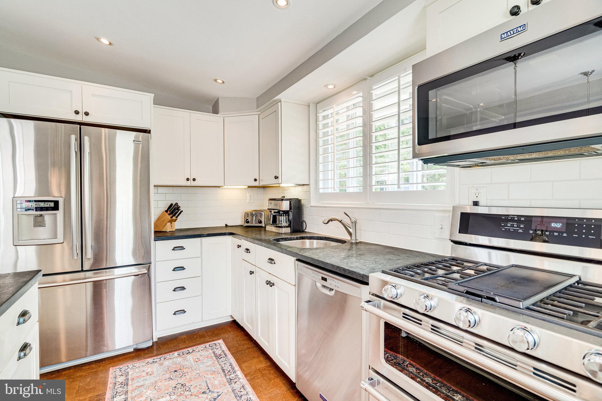 2930 Viewpoint Road Alexandria, VA 22314 - Photo 11 of 47 Gallery Image 11