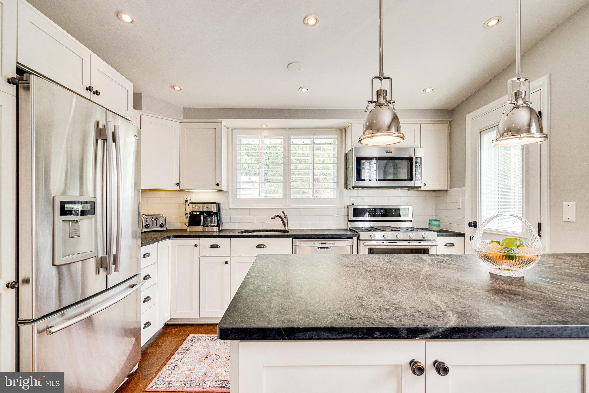 2930 Viewpoint Road Alexandria, VA 22314 - Photo 10 of 47 Gallery Image 10