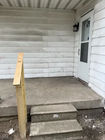 $799 | 1944 Unit A Shelby Street, Indianapolis, IN 46203