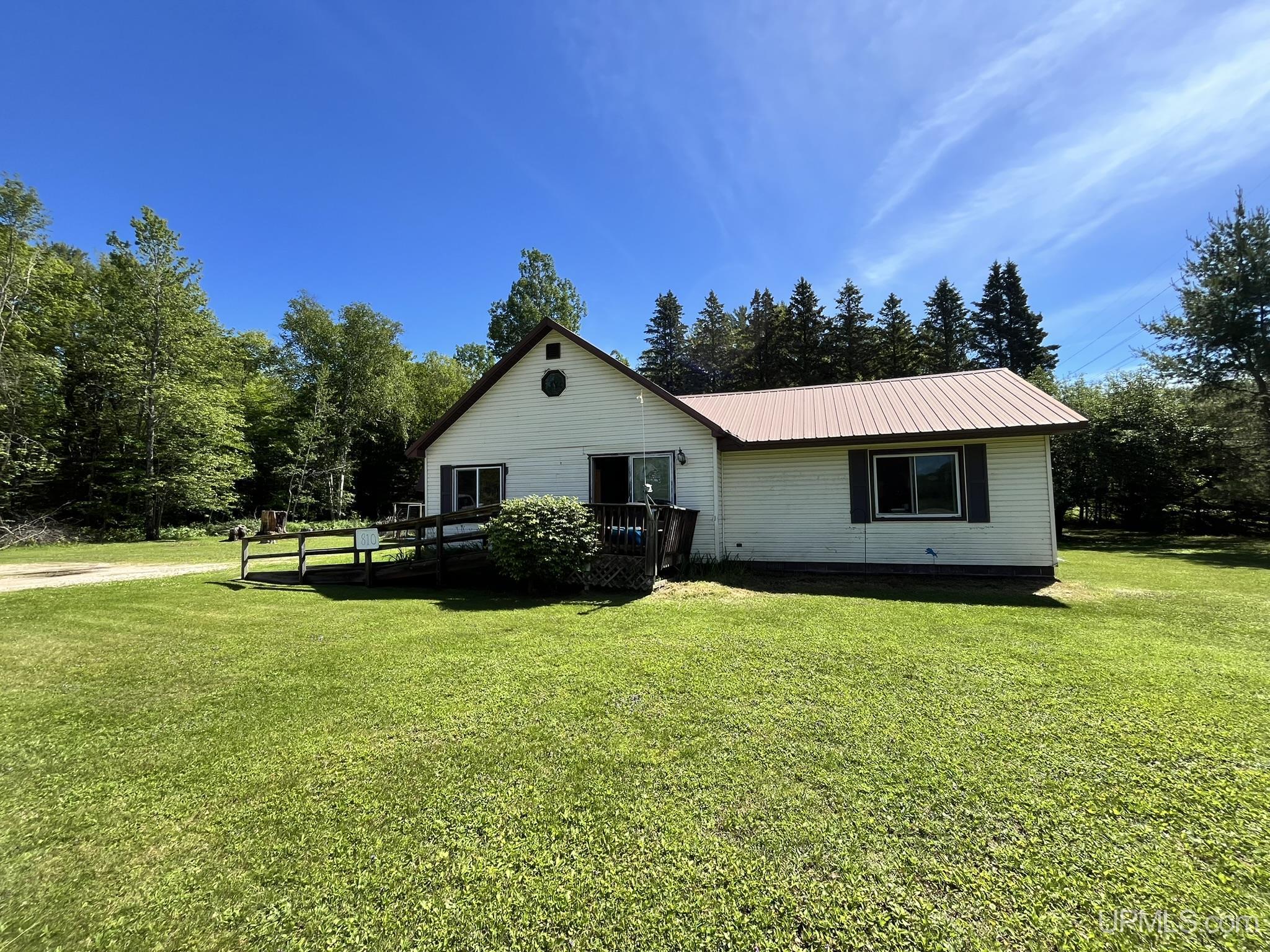 810 River Road Manistique, MI 49854 - Photo 2 of 33 Gallery Image 2