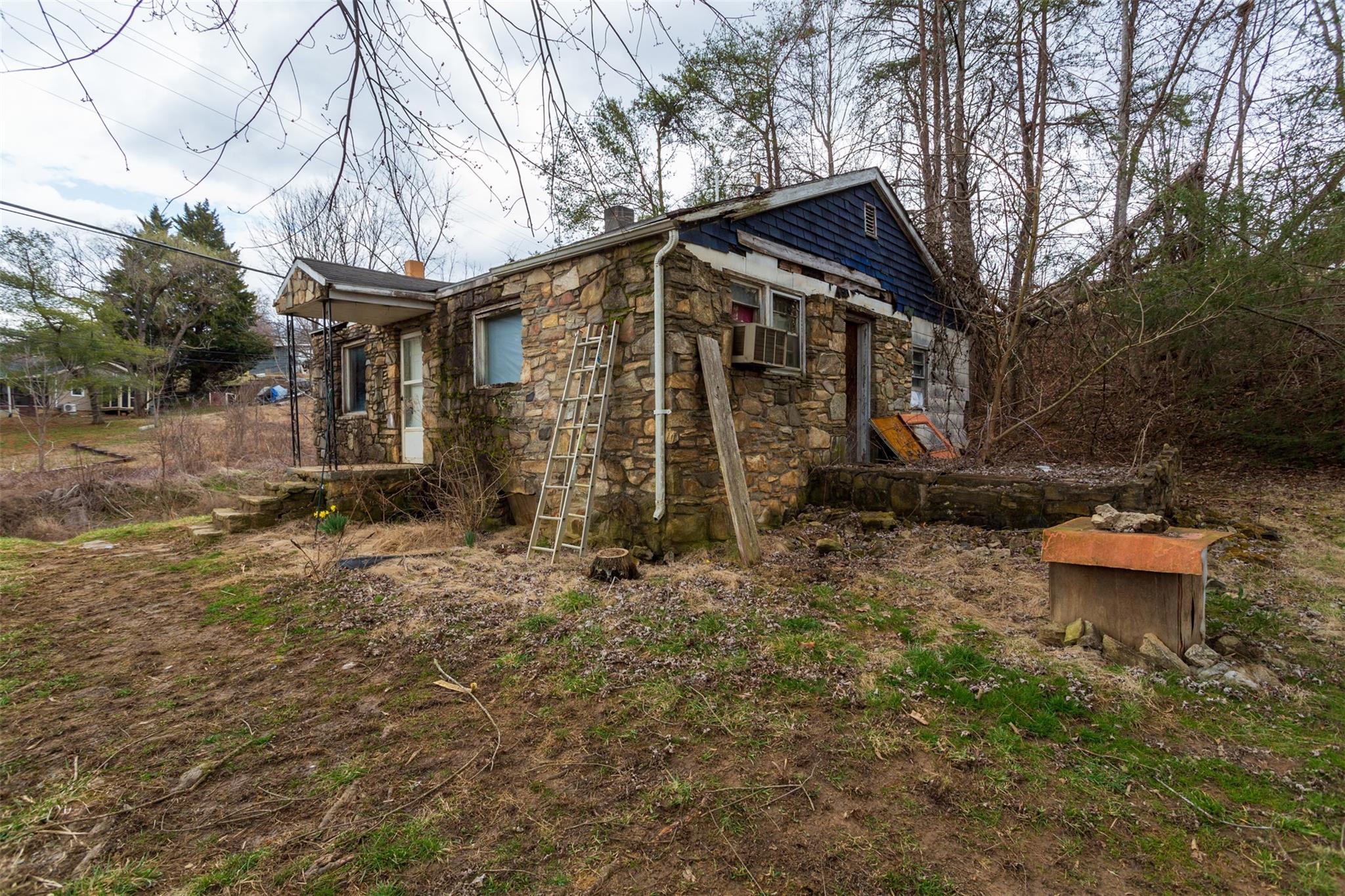 531 Sluder Branch Road Leicester, NC 28748 - Photo 3 of 16 Gallery Image 3