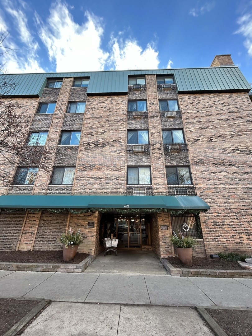401 West Webster Avenue, Unit 502 Chicago, IL 60614 - Photo 1 of 9