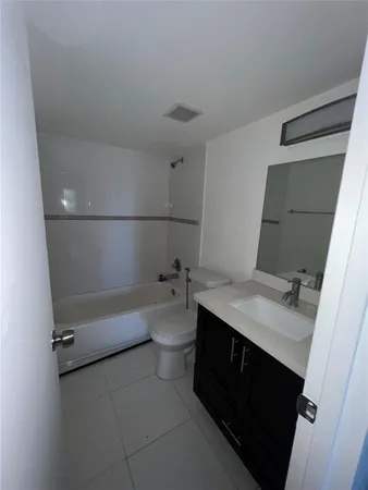 $1,700 | 1800 Sans Souci Boulevard, Unit 332, North Miami, FL 33181