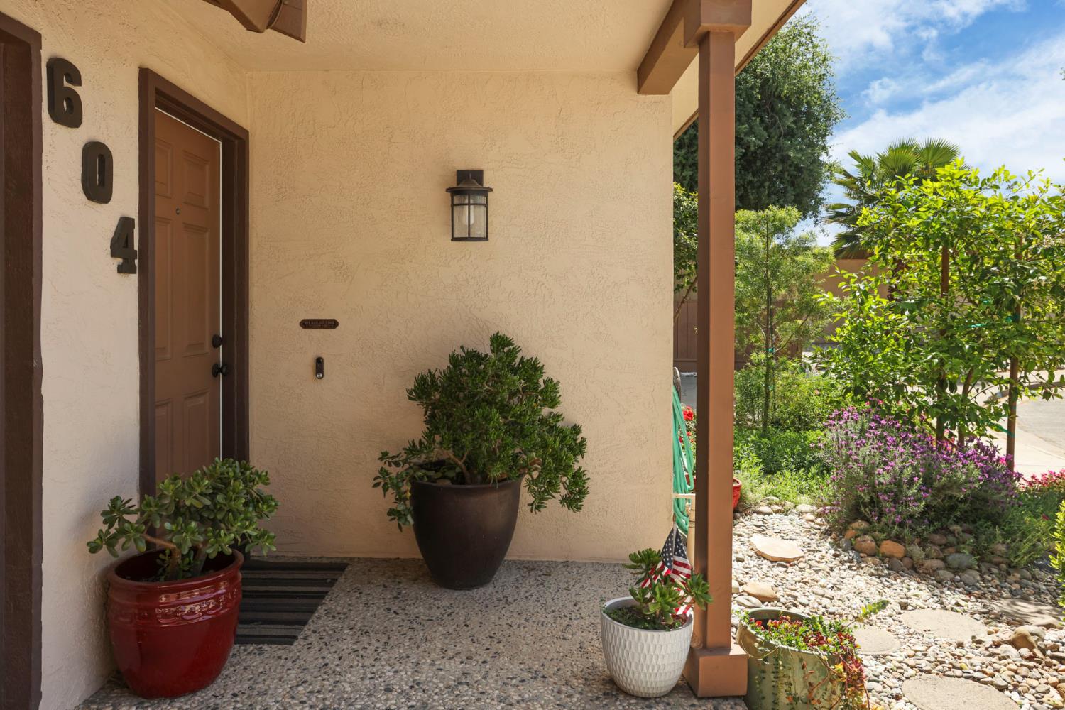 604 Edgebrook Court Modesto, CA 95354 - Photo 3 of 25