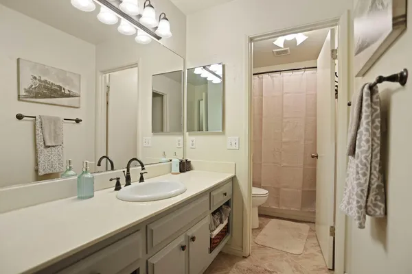 $414,900 | 604 Edgebrook Court, Modesto, CA 95354