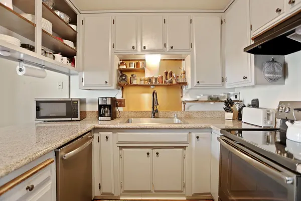 $414,900 | 604 Edgebrook Court, Modesto, CA 95354