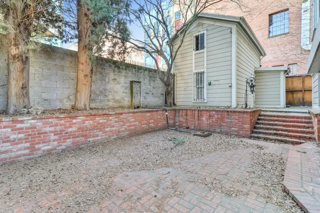 $1,050,000 | 915 11th Street, Sacramento, CA 95814