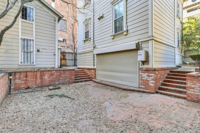 $1,050,000 | 915 11th Street, Sacramento, CA 95814