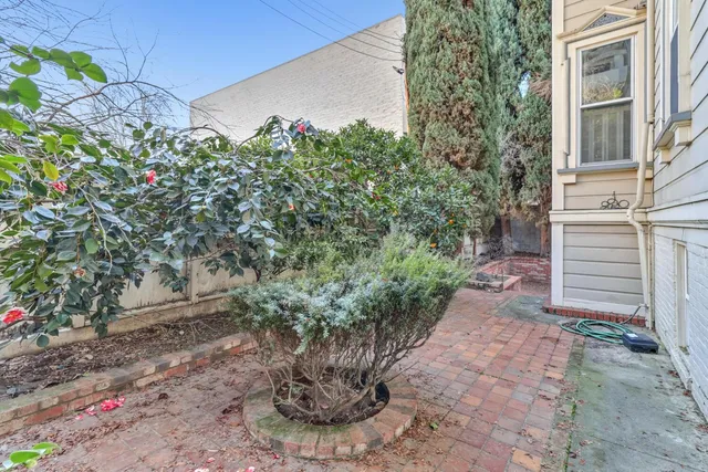 $1,050,000 | 915 11th Street, Sacramento, CA 95814