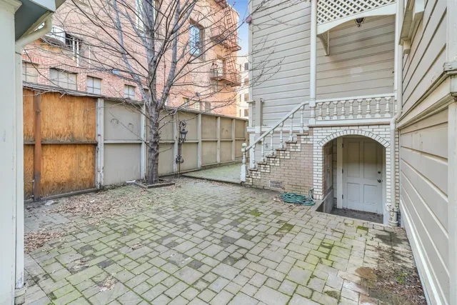 $1,050,000 | 915 11th Street, Sacramento, CA 95814