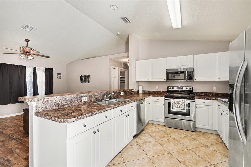 3220 East Rogers Inverness, FL 34453 - Photo 10 of 30