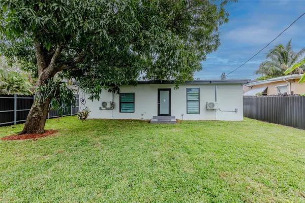 $654,999 | 2633 Taft Street, Hollywood, FL 33020