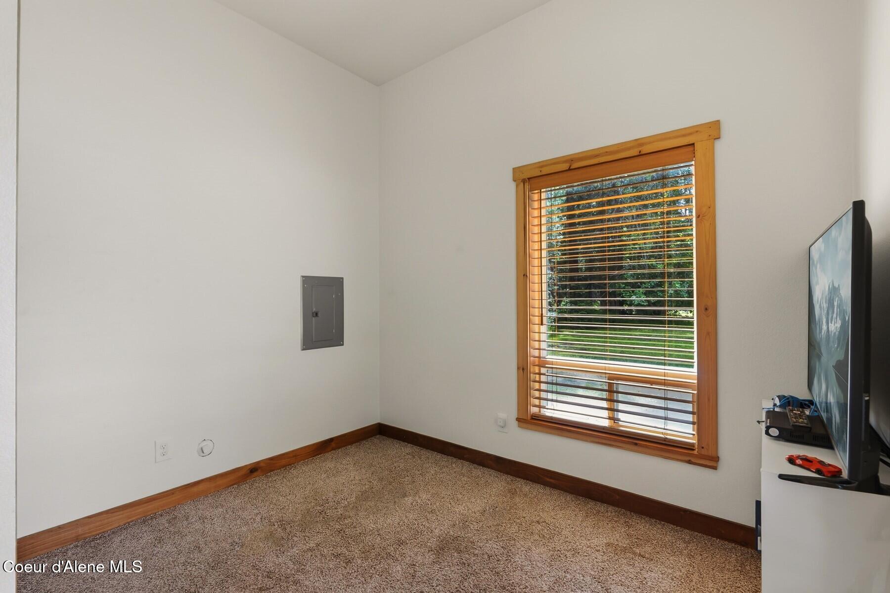 2206 Gypsy Bay Road Sagle, ID 83860 - Photo 16 of 42 Guest Room - Main Floor