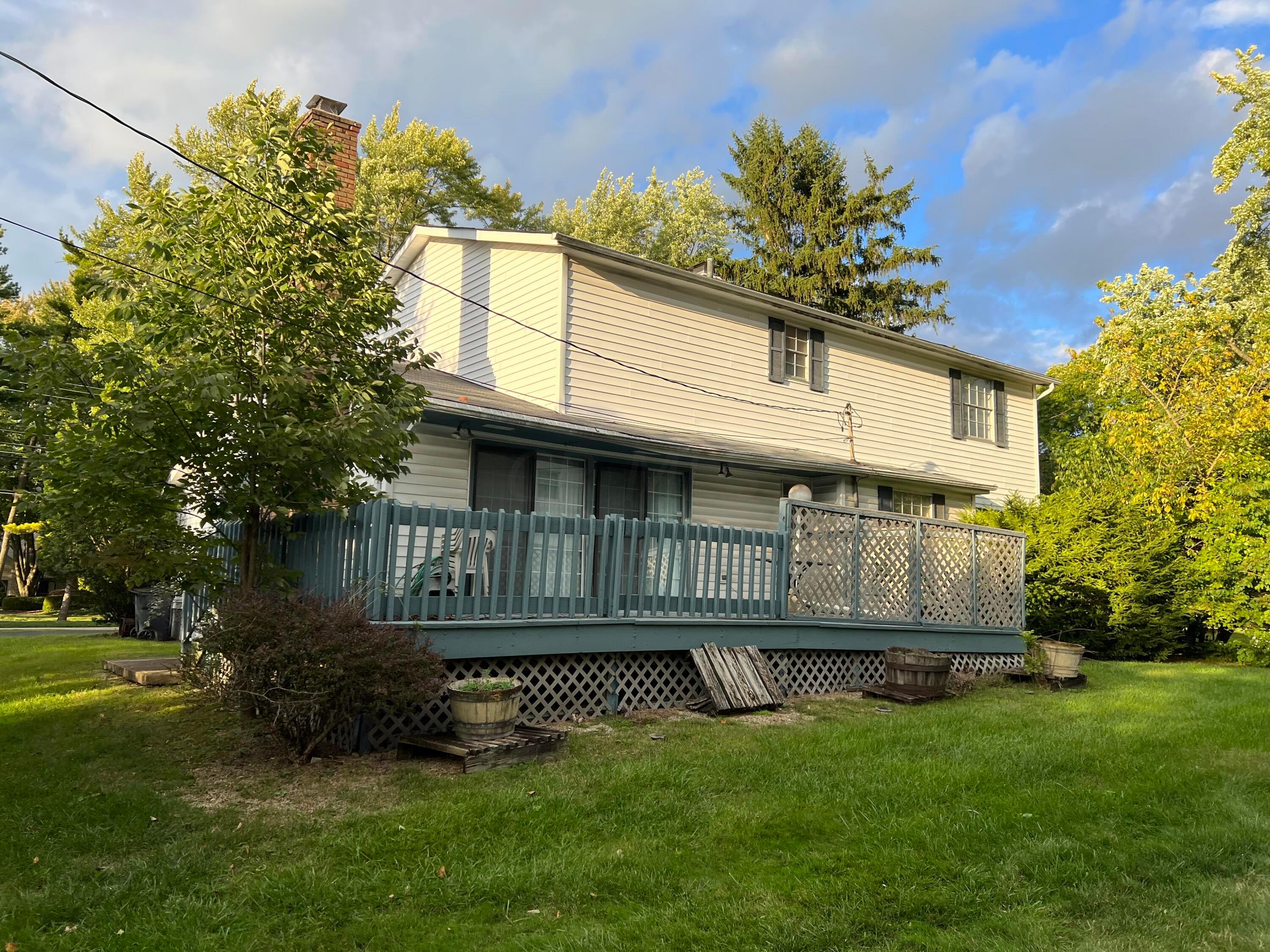 2281 Lane Road Columbus, OH 43220 - Photo 3 of 18 IMG_6255