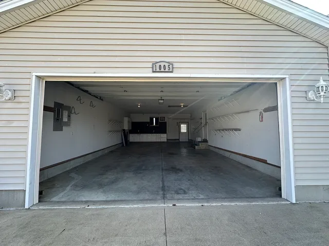 $254,900 | 1005 North Fox Run, Villa Grove, IL 61956