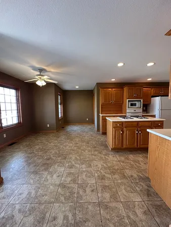 $249,900 | 1005 North Fox Run, Villa Grove, IL 61956