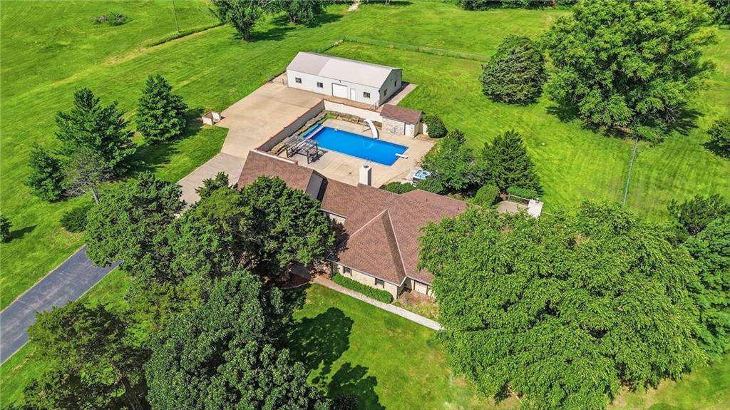24960 Metcalf Road Louisburg, KS 66053 - Photo 6 of 11