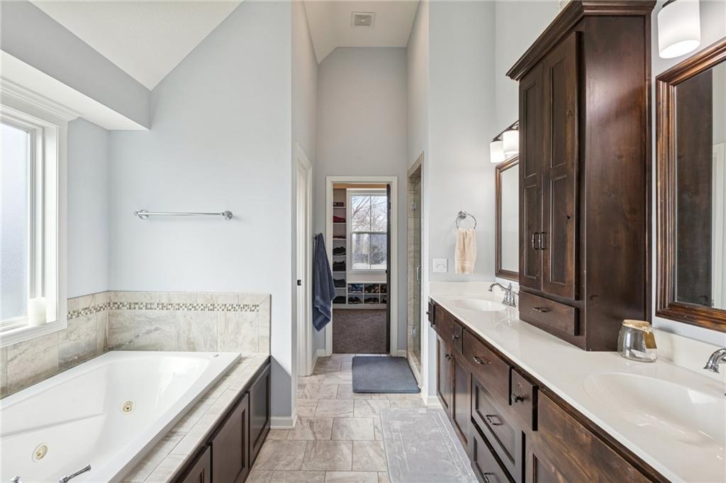 17205 Thomas Lane Road Smithville, MO 64089 - Photo 26 of 58