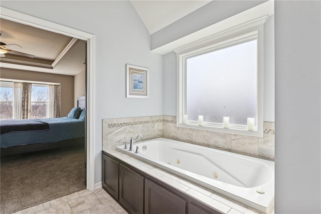 17205 Thomas Lane Road Smithville, MO 64089 - Photo 28 of 58