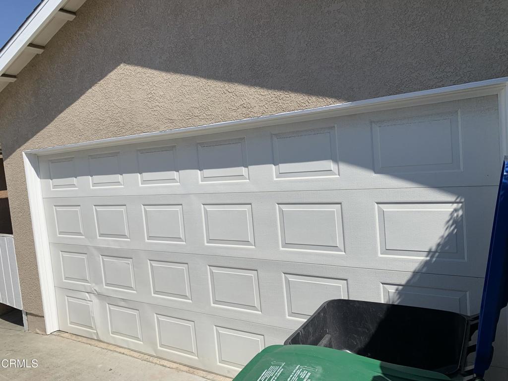 938 Ford Street Corona, CA 92879 - Photo 36 of 36 a living room with furniture