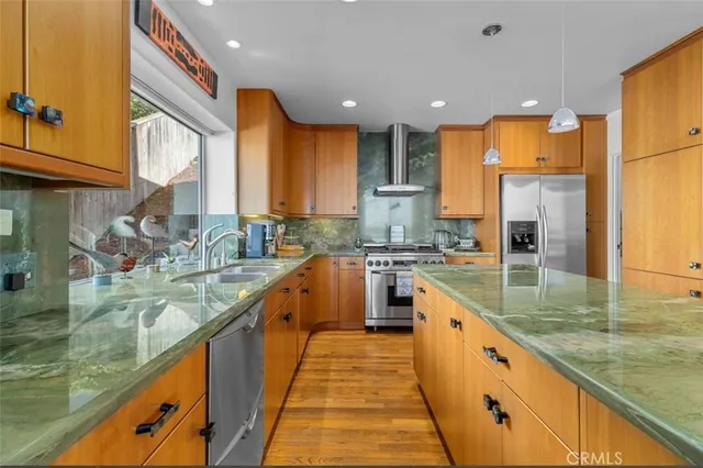 $2,850,000 | 425 VÃa El Chico, Redondo Beach, CA 90277