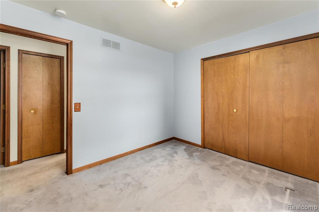 30459 South Gibraltar Road Gibraltar, MI 48173 - Photo 18 of 25