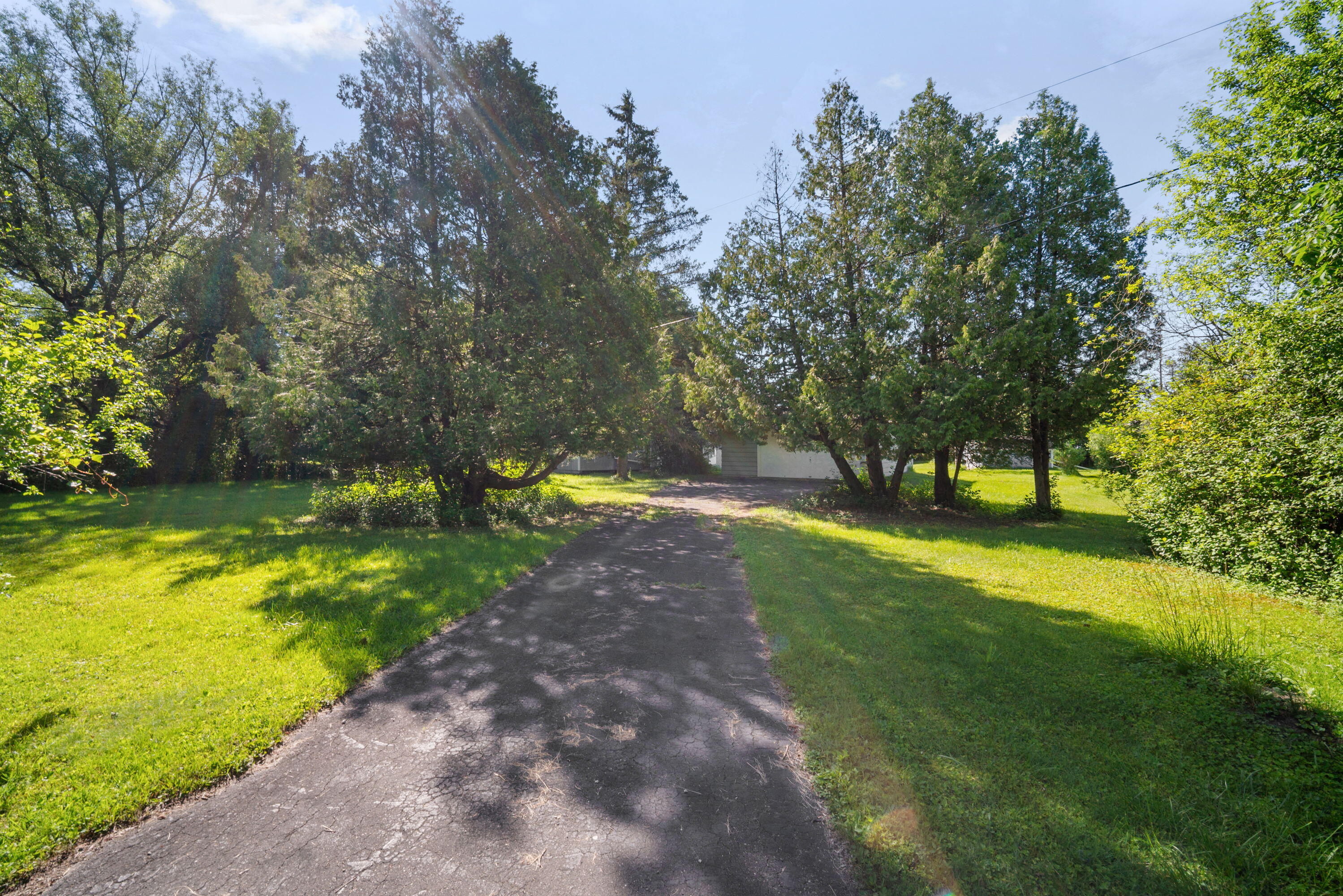 1395 Lakeview Road Farmington, WI 53090 - Photo 19 of 24 19_imgDSC00986