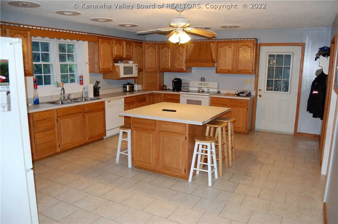 6287 Buffalo Creek Road Amherstdale, WV 25607 - Photo 7 of 16 Gallery Image 7
