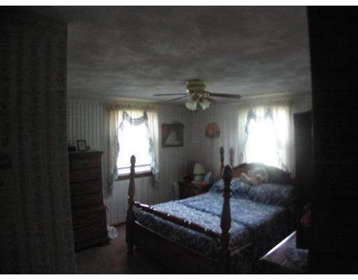 8 Argyle Road Somerset, MA 02726 - Photo 8 of 12 Gallery Image 8