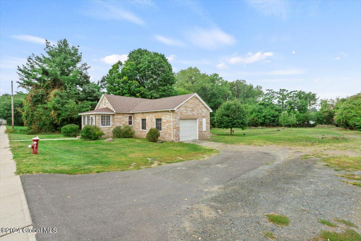 47 New Turnpike Road Troy, NY 12182 - Photo 2 of 36 01-MW2_2111