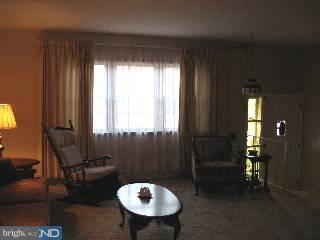 12121 Ranier Road Philadelphia, PA 19154 - Photo 2 of 6