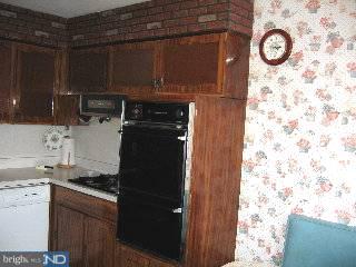 12121 Ranier Road Philadelphia, PA 19154 - Photo 3 of 6