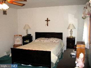 12121 Ranier Road Philadelphia, PA 19154 - Photo 4 of 6