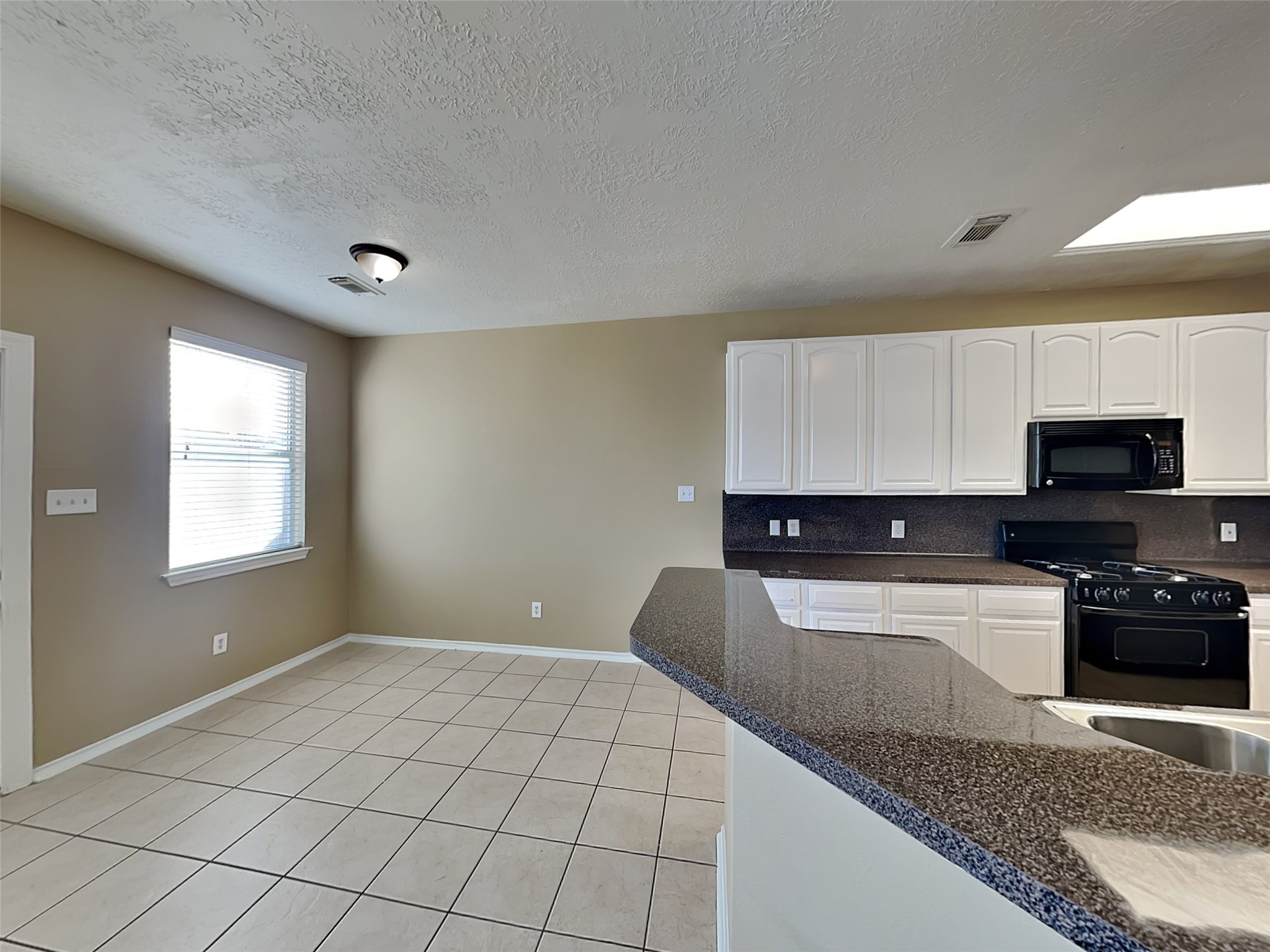 13118 Peppergate Lane Houston, TX 77044 - Photo 4 of 20