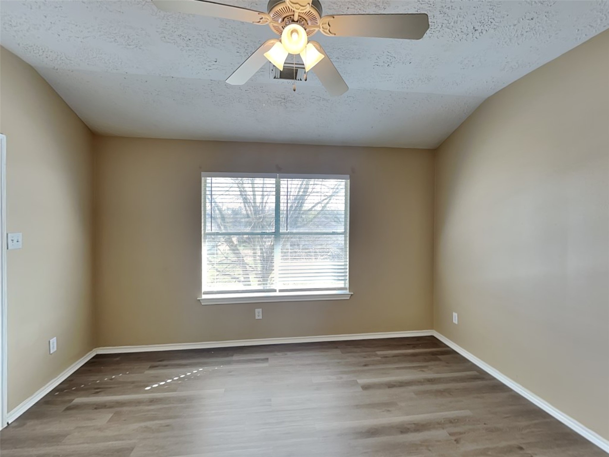 13118 Peppergate Lane Houston, TX 77044 - Photo 9 of 20
