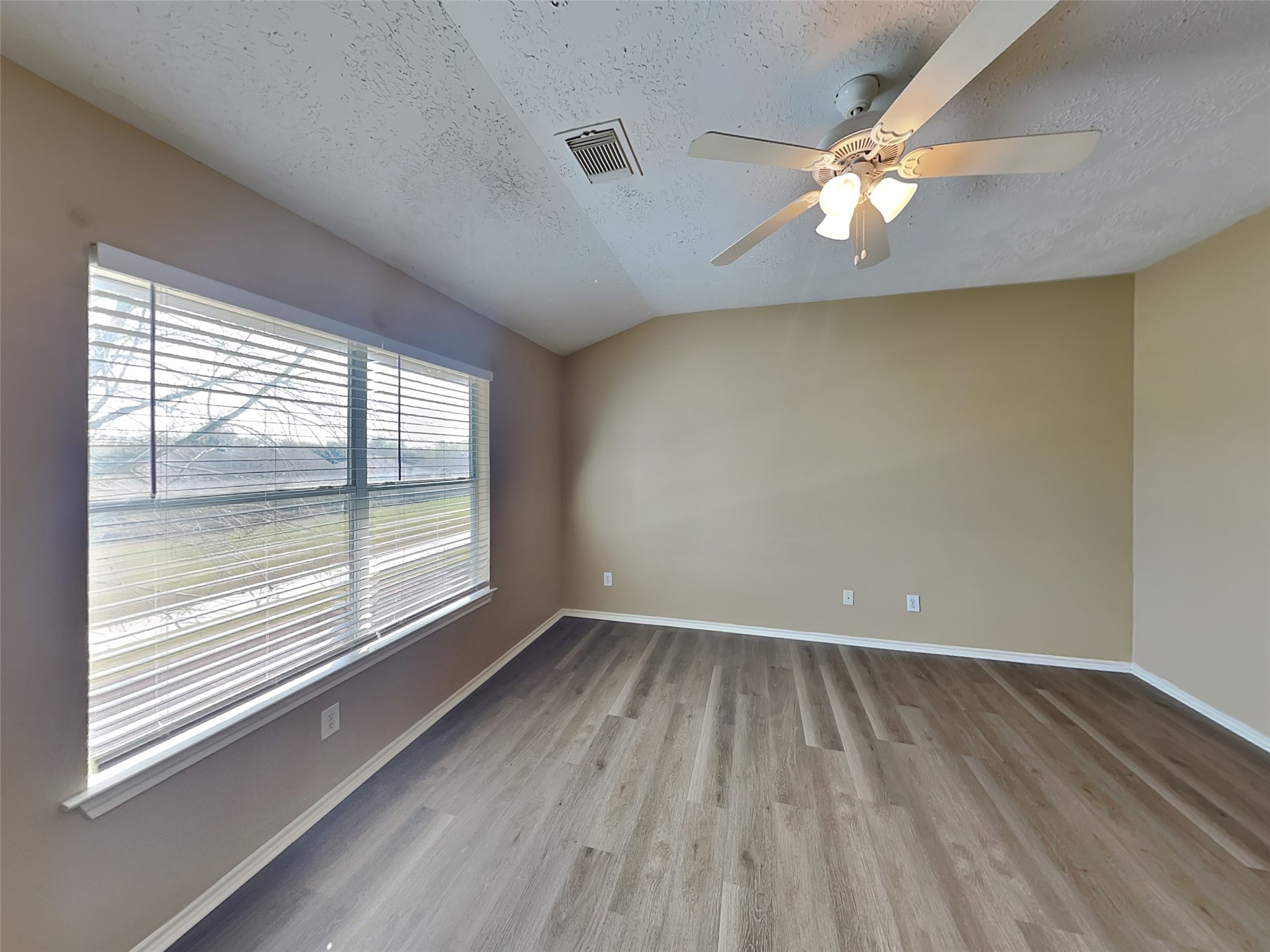 13118 Peppergate Lane Houston, TX 77044 - Photo 10 of 20