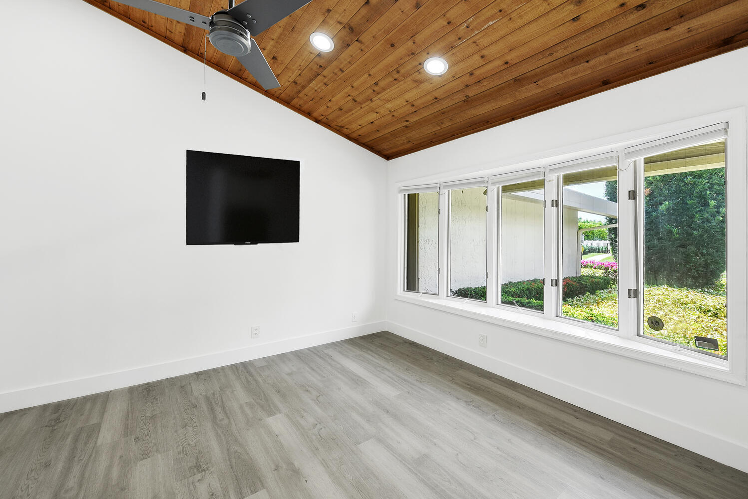 3185 St James Drive Boca Raton, FL 33434 - Photo 5 of 41 9.Office-Playroom-Den