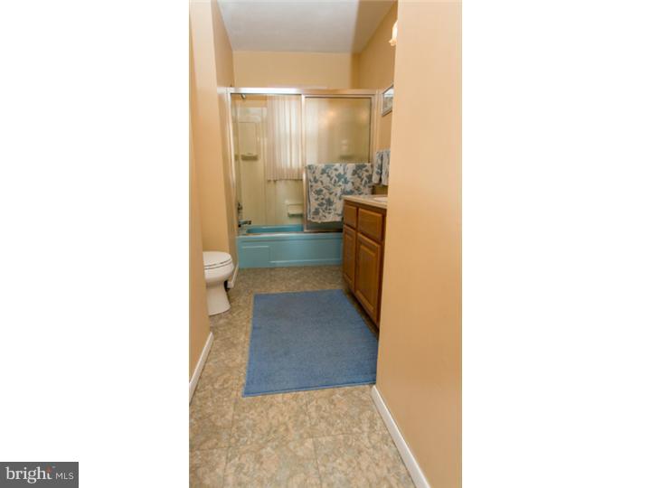 35 Rivulet Way Hamilton, NJ 08619 - Photo 14 of 24 Bathroom