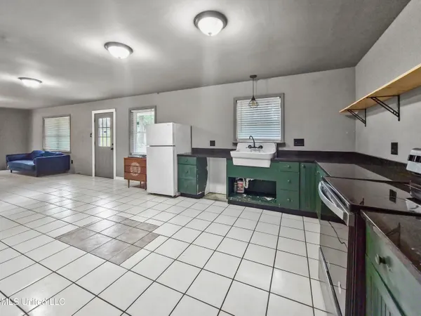 $180,000 | 563 Riceville Road, McHenry, MS 39561