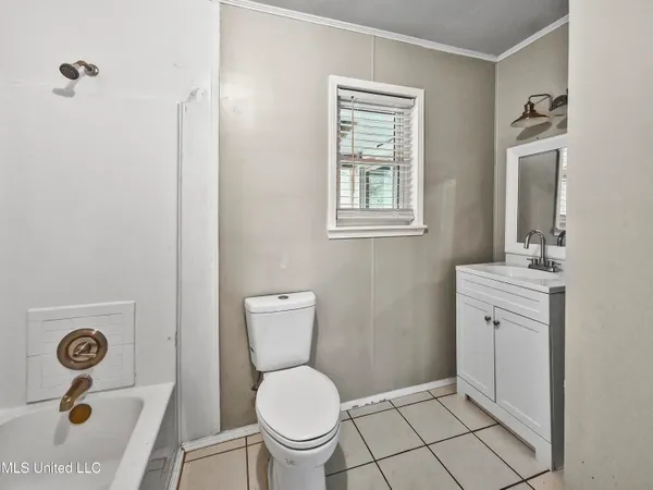 $180,000 | 563 Riceville Road, McHenry, MS 39561