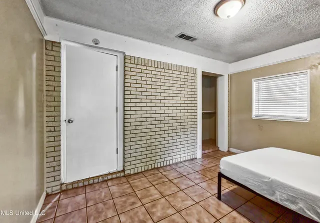 $185,000 | 563 Riceville Road, McHenry, MS 39561