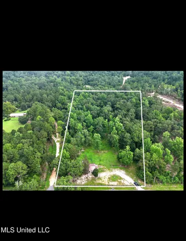 $185,000 | 563 Riceville Road, McHenry, MS 39561