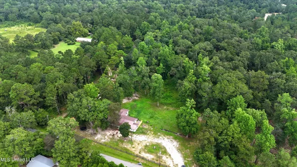 $180,000 | 563 Riceville Road, McHenry, MS 39561