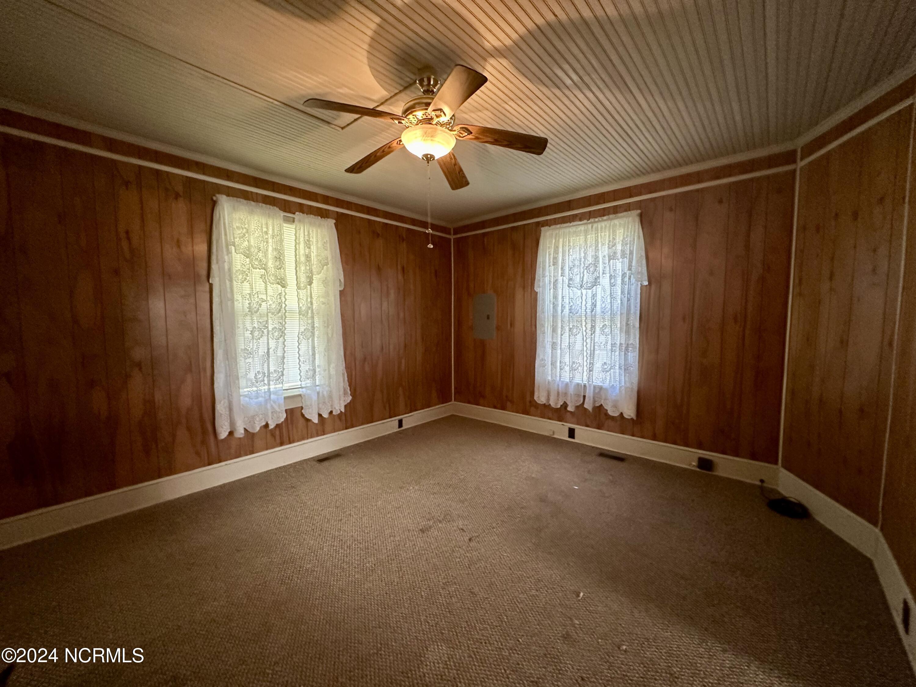 114 Rhodes Avenue Windsor, NC 27983 - Photo 7 of 26 IMG_1771